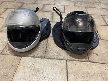 Due caschi modulari BMW