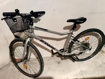 City bike B Twin Riverside 100