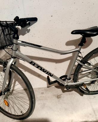 City bike B Twin Riverside 100