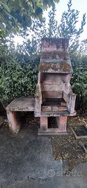 Barbecue in muratura per giardino