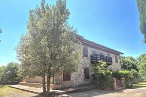Villa di 525 m² con più di 5 locali a Monticiano