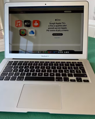 Apple MacBook Air 13" Early 2014
