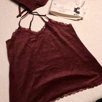 Pigiama corto in velluto bordeaux con pizzo