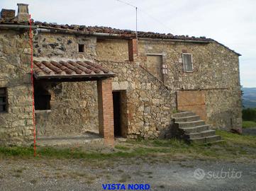 Casale da ristrutturare con ha 33 terreni