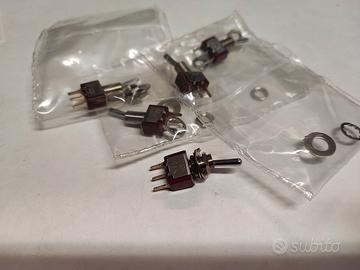 Deviatori a levetta C&K