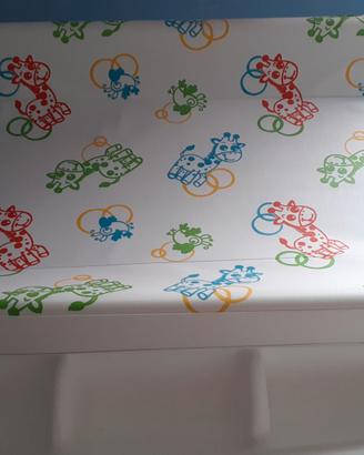 Fasciatoio con vaschetta bagno