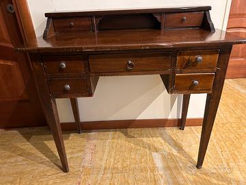 Scrittoio in legno
