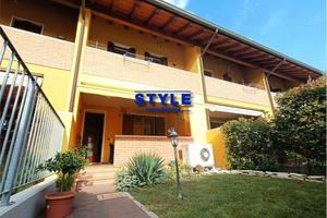 PORZIONE DI VILLETTA A SCHIERA CENTRALE