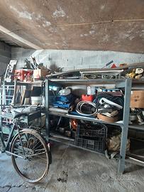 Scaffale in legno per garage