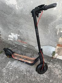 Monopattino Navee 25i proII