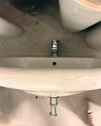 Lavandino da bagno ceramica usato