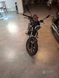 Moto QJMOTOR SRV125