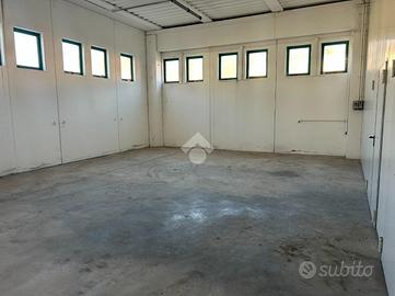 CAPANNONE A QUERO VAS