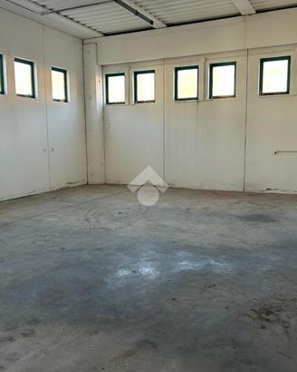 CAPANNONE A QUERO VAS