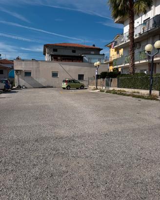 AREA PRIVATA PER PARCHEGGIO CAMPER, AUTO E ALTRO