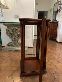 Vetrinetta bassa in legno