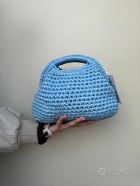 Borsa a mano artigianale all’uncinetto