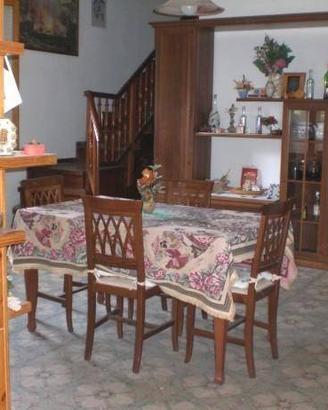 Casa indipendente di 350 m² con più di 5 locali e 