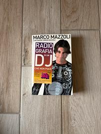 Libro “Radiografia di un DJ che non piace”