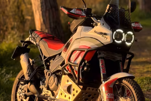 Ducati DesertX Lucky Strike