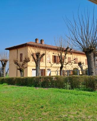 Trif. ristrutt+ n. 2 garage + area verde+ terreno