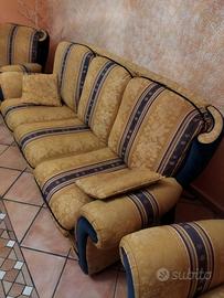 Divano con 2 poltrone