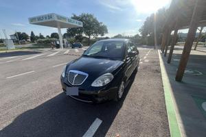 Lancia Ypsilon 1.3 MJT 75 CV Unyca 2012 - 99000 km