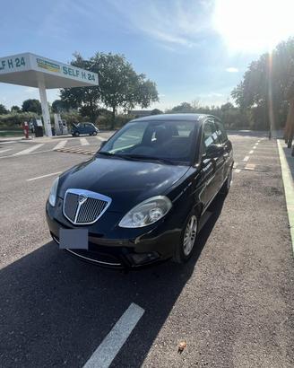 Lancia Ypsilon 1.3 MJT 75 CV Unyca 2012 - 99000 km