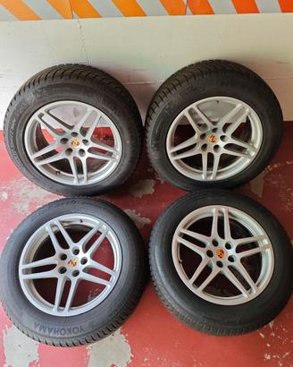 Cerchi 18 Porsche Macan con gomme invernali 80/90%