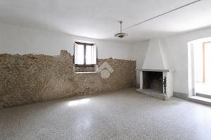 CASA SEMINDIPENDENTE A LAMPORECCHIO