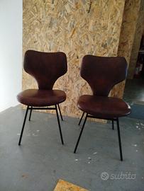 Coppia di sedie in skai anni 60