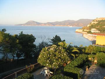 Elba Padulella Settembre 4p sul mare con giardino