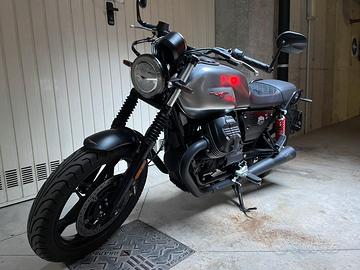 Moto Guzzi V7 Stone S