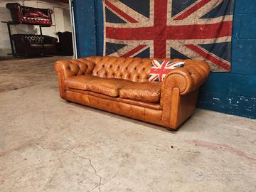 Divano club Chester Chesterfield in cuoio inglese 