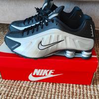 Nike Shox R4