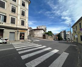 NEGOZIO A TRIESTE