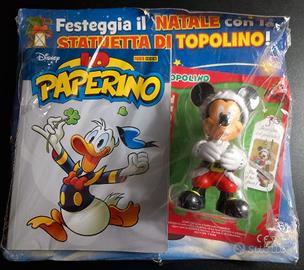 Io Paperino con Statuetta di Topolino Natale 2024