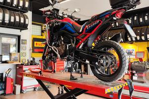 treno pneumatici metzeler karoo Honda africa twin 