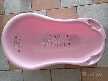 Vaschetta rosa in plastica per bagnetto bambino