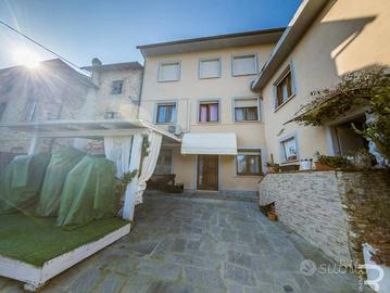 Casa a schiera con vista sul monte Prana