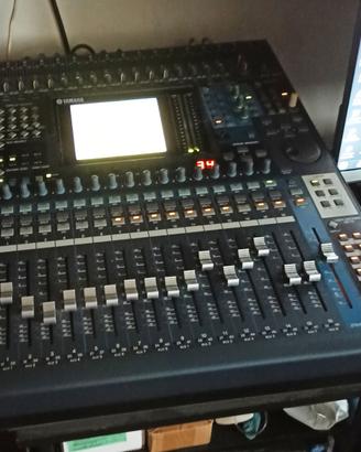 Yamaha DM1000 mixer digitale con meterbridge