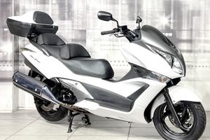 Honda SW-T 400 con bauletto