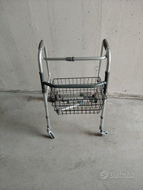 Girello per interni, sgabello doccia e supporto wc