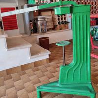 Tappatrice a colonna per tappi in sughero