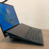 Asus ZenBook Duo doppio touchscreen potentissimo