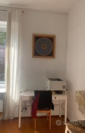 Scrivania bianca in legno