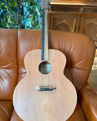 Rara chitarra di liuteria artigianale fretless