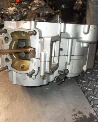 Husqvarna 125 '05 : basamento carter testa cdi alb