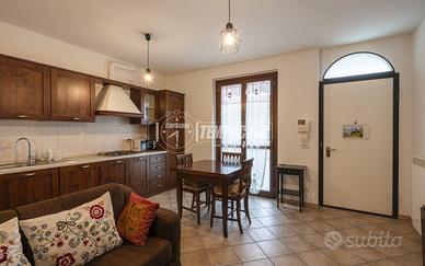 Appartamento con ingresso indipendente e doppia co