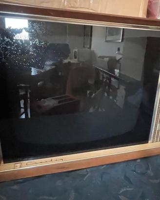 Televisore antico
